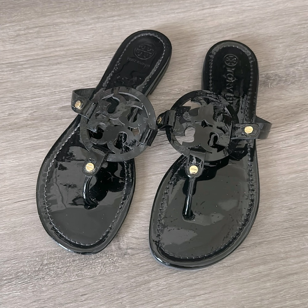 Women Tory Burch Sandals. Size 9